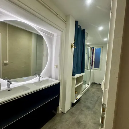 Cozy 2 Bedrooms *